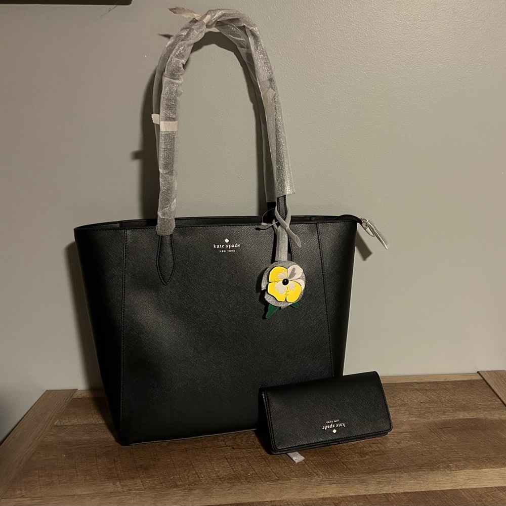 Kate Spade Tote w/Wallet